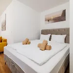 Apartment San *