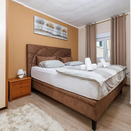 San 公寓 德拉马利