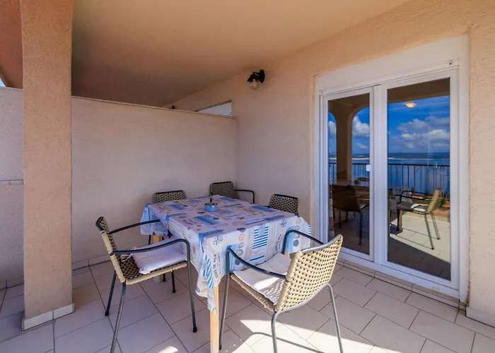 San شقة دْغاماي